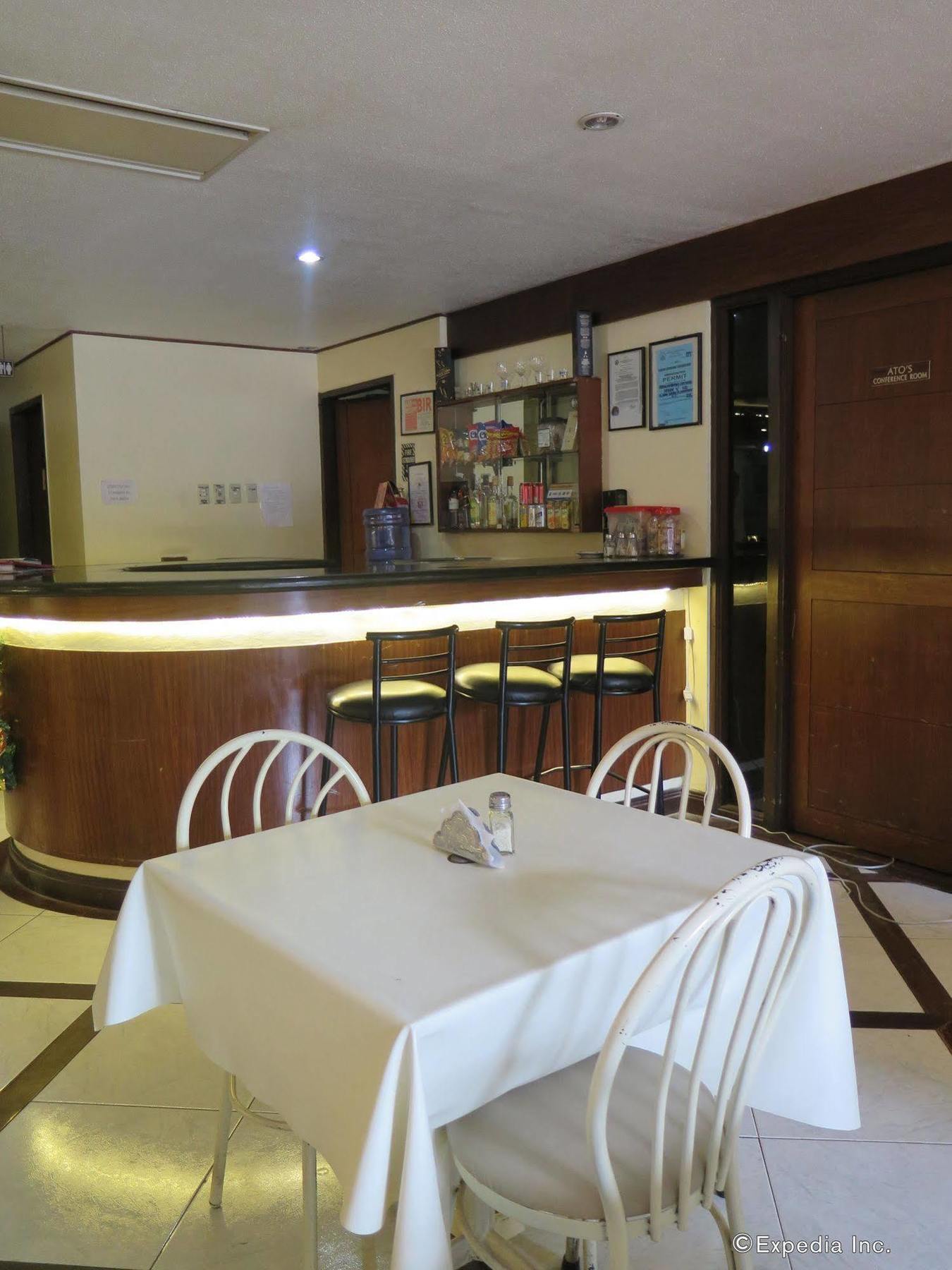 Paragon Suites Cebu Exteriör bild