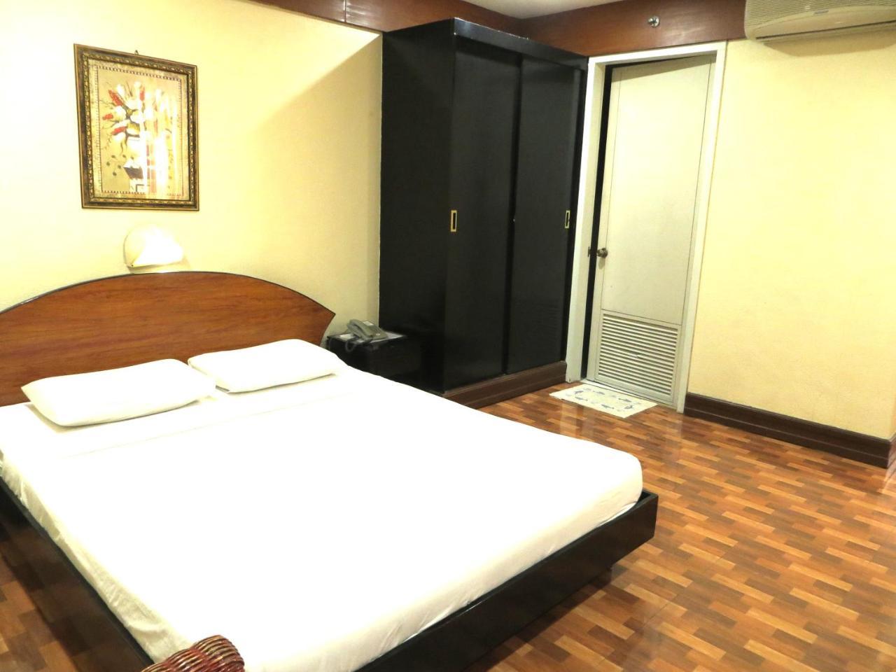 Paragon Suites Cebu Exteriör bild